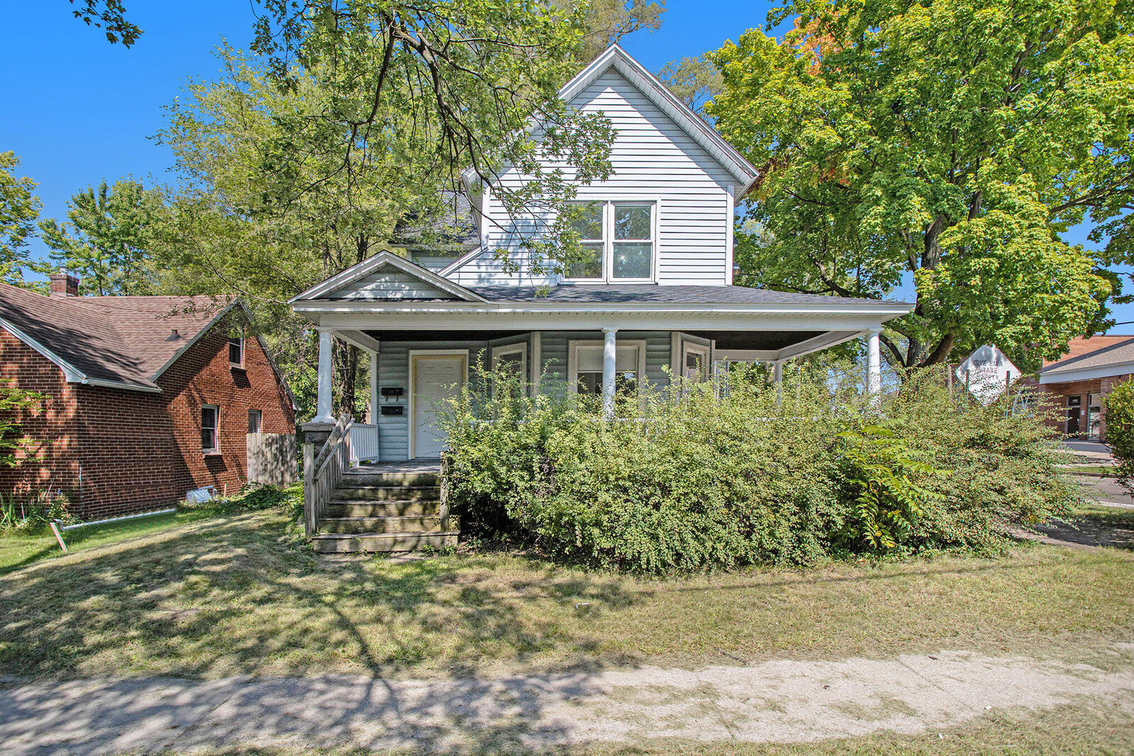 Property Photo:  923 E Stockbridge Avenue  MI 49001 