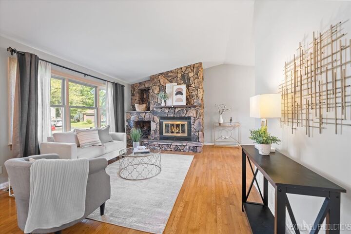 Property Photo:  3011 Scenicwood Lane  IL 60517