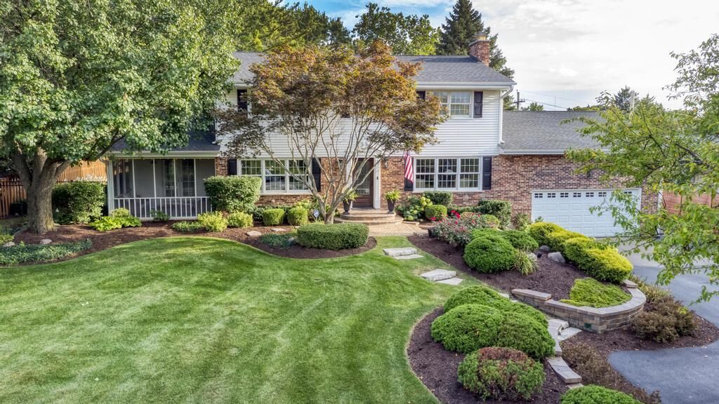 Property Photo: 22W425 Broker Road IL 60157