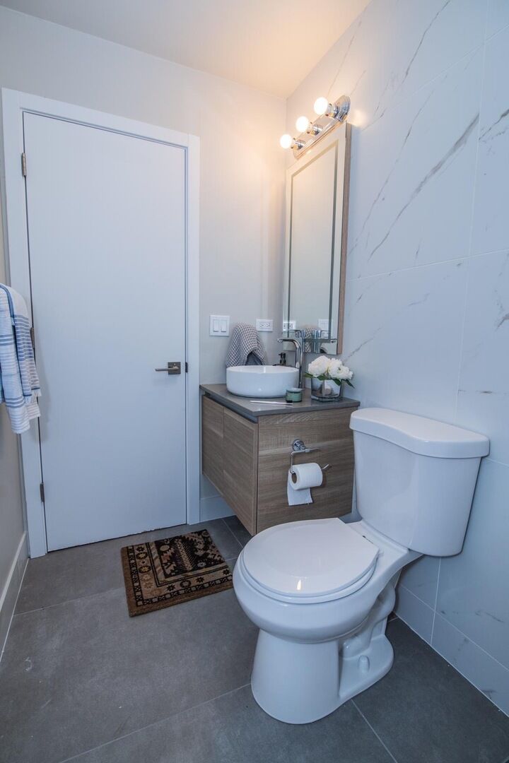 Property Photo:  1666 W Pratt Boulevard 310  IL 60626 