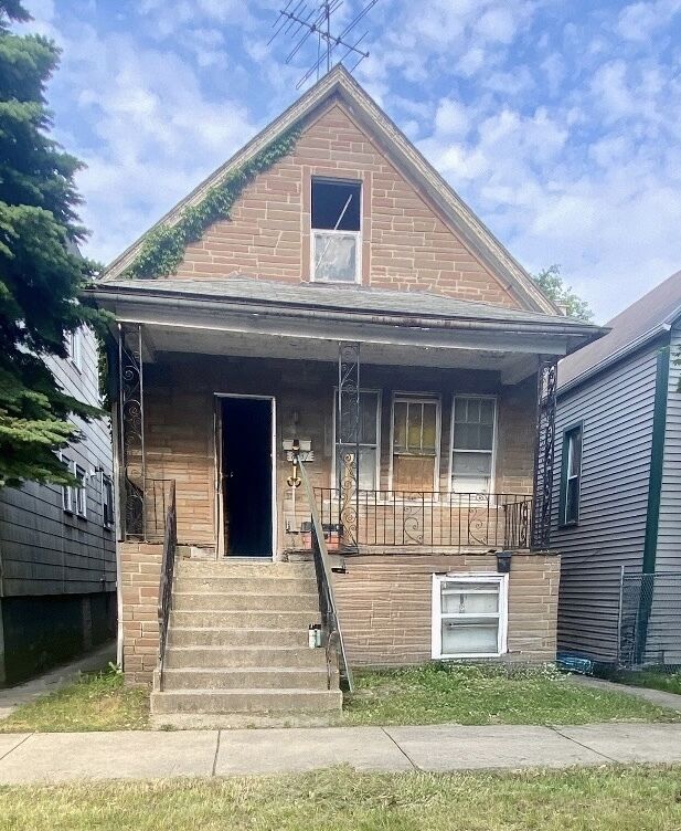 Property Photo:  8137 S Coles Avenue  IL 60617 