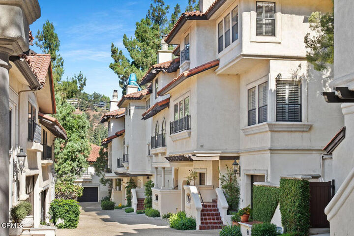 Property Photo:  70 N Arroyo Boulevard  CA 91105 