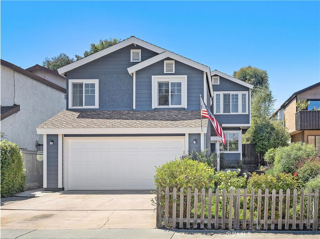 Property Photo: 1405 Lakeside Lane CA 92648