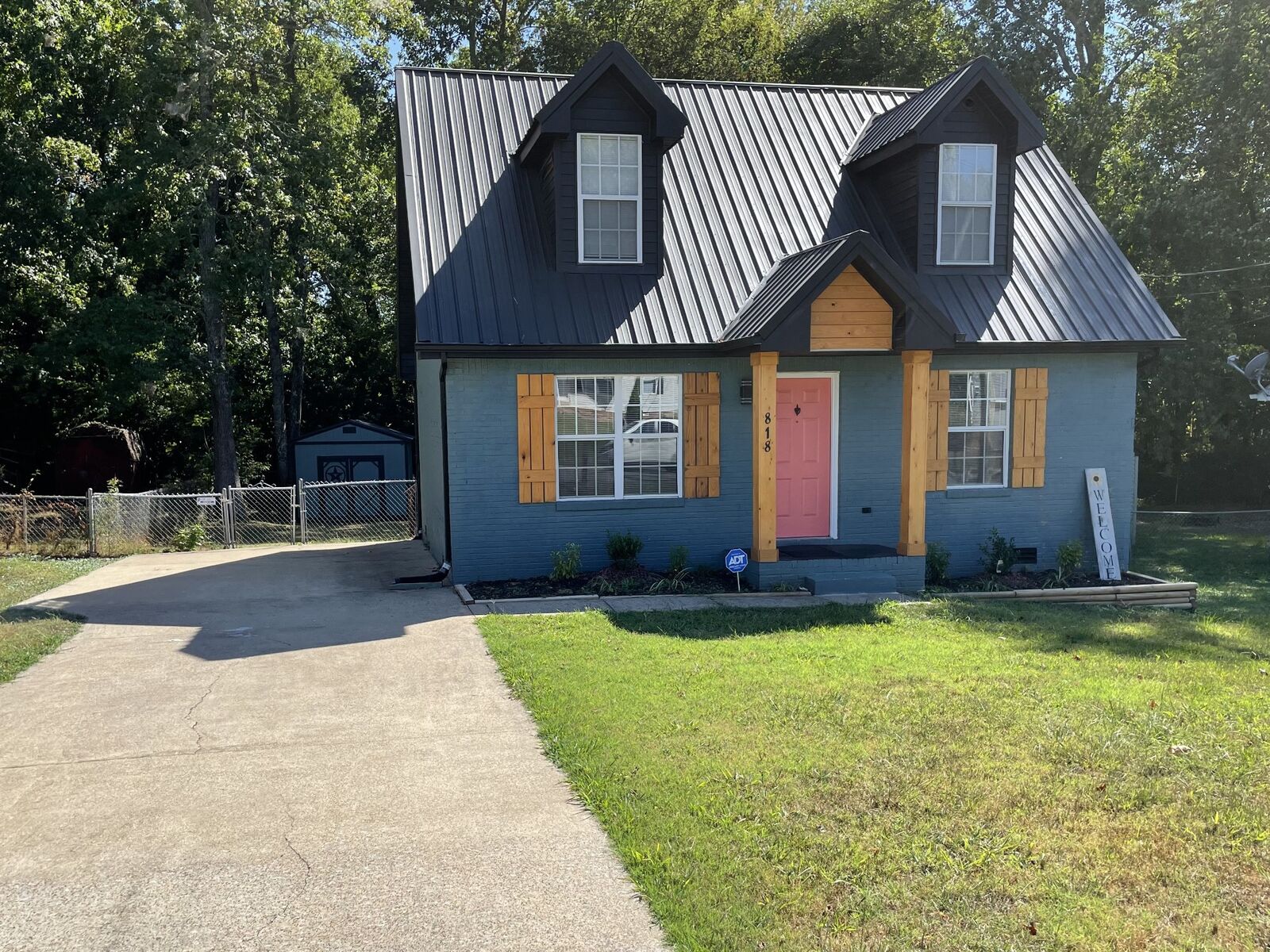 Property Photo:  818 Shelton Cir  TN 37042 