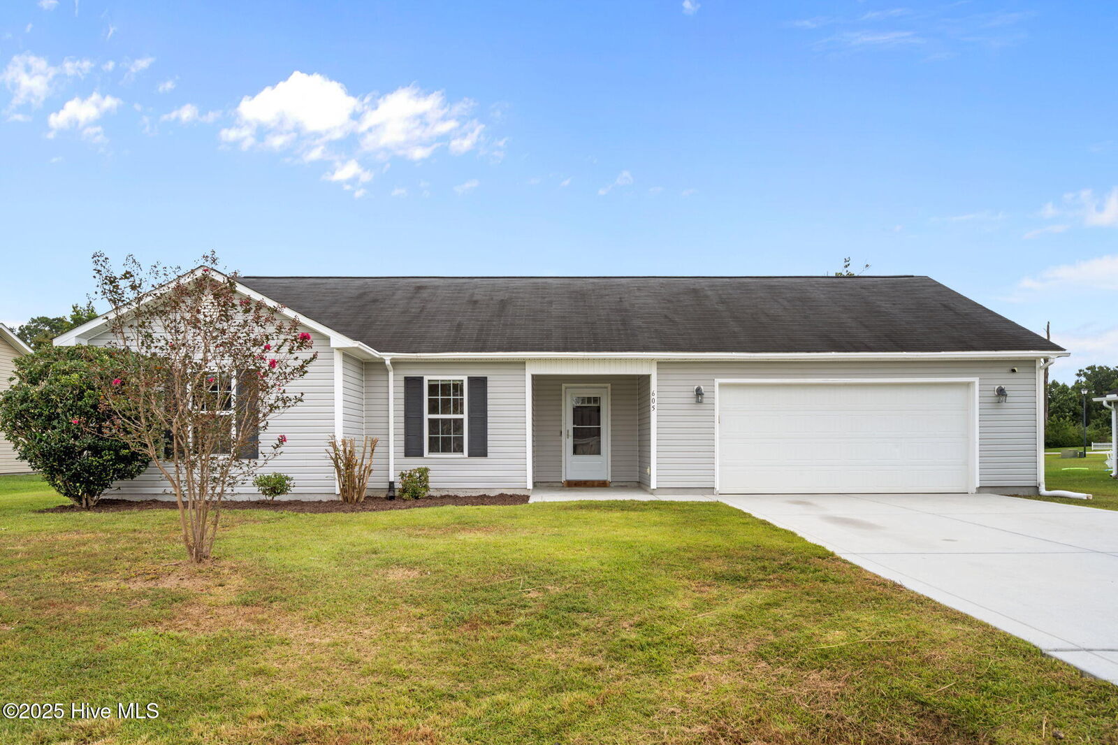 Property Photo:  605 Denim Drive  NC 28574 