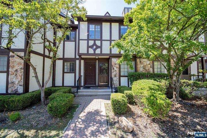 506 Mark Twain Way  Mahwah NJ 07430 photo