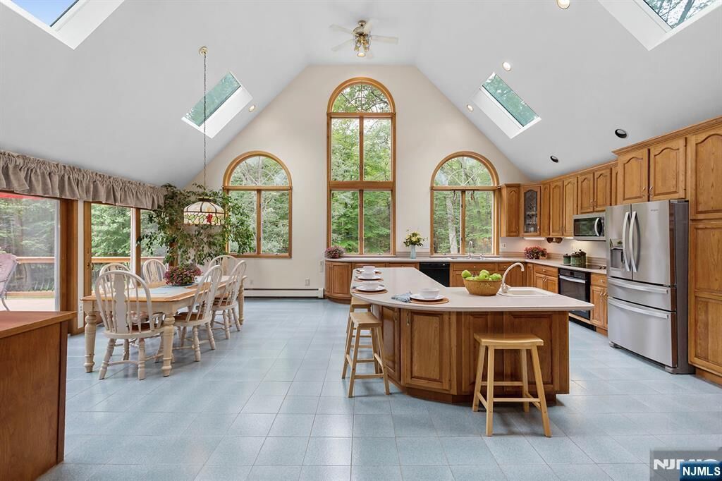 Property Photo:  103 Burnt Meadow  NJ 07456 