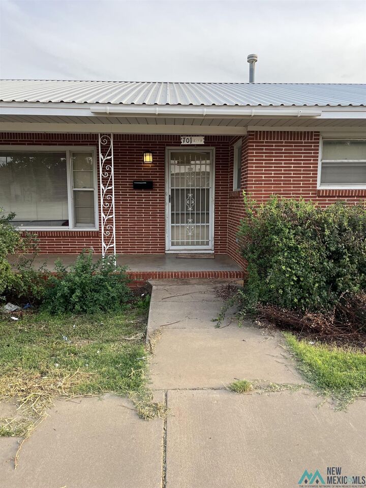 Property Photo:  701 E 11th Street  NM 88101 