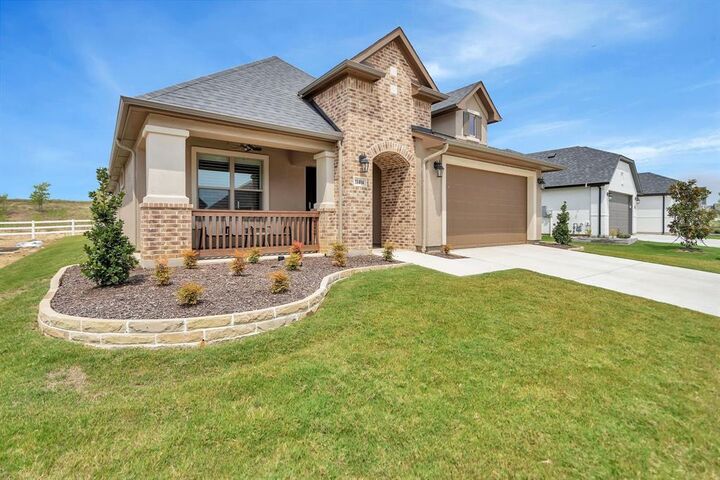 Property Photo: 11404 Iron Bark TX 76207