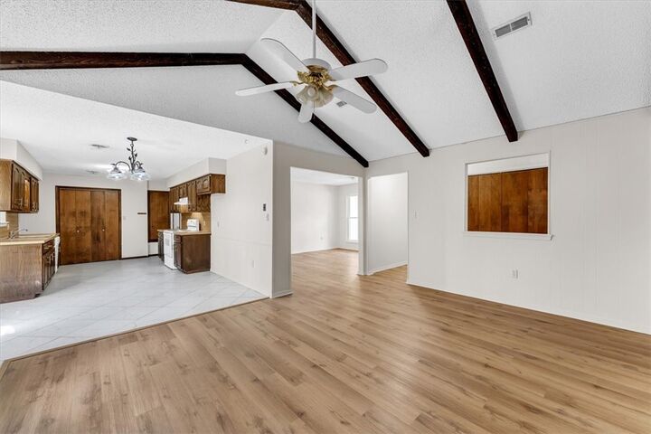 Property Photo:  1805 E Furman Street  AR 72703 