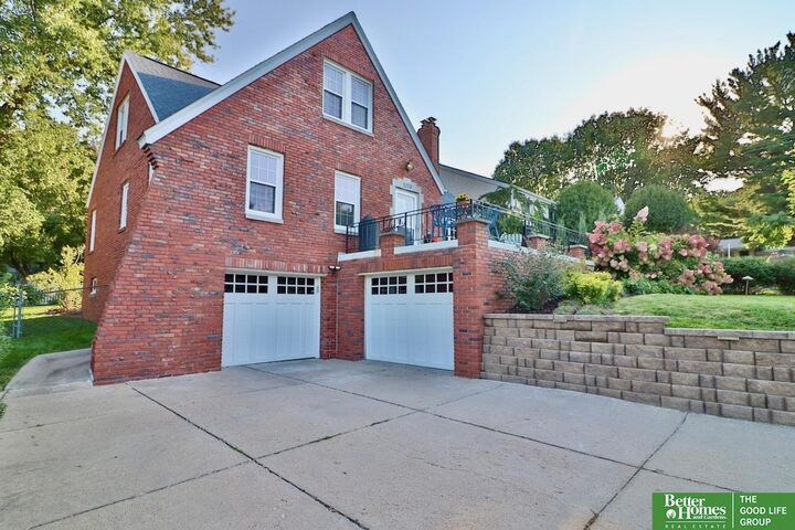 Property Photo:  5139 Parker Street  NE 68104 