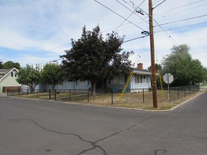 Property Photo: 110 NE Idlewood Street OR 97754