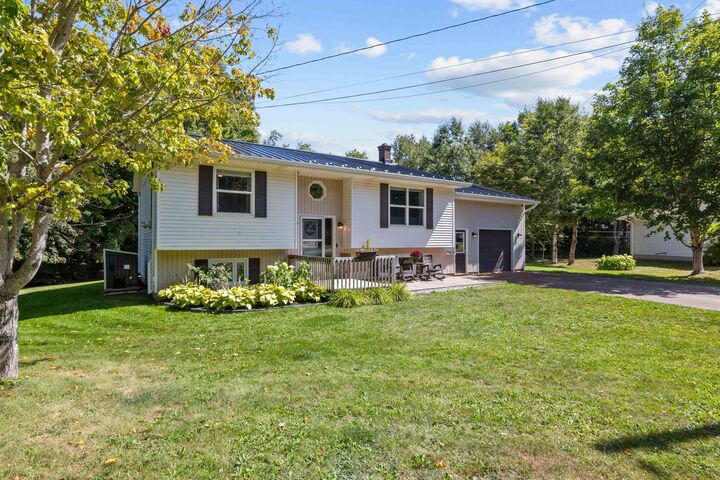 Property Photo:  53 Pine Drive  PE C1N 3Y3 