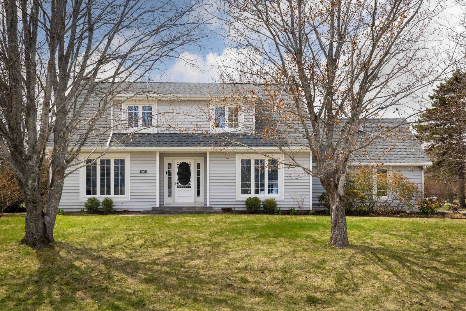 Property Photo:  40 Bardin Crescent  PE C1E 1N2 
