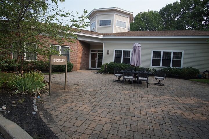 Property Photo: 295 Salem St 23 MA 01801