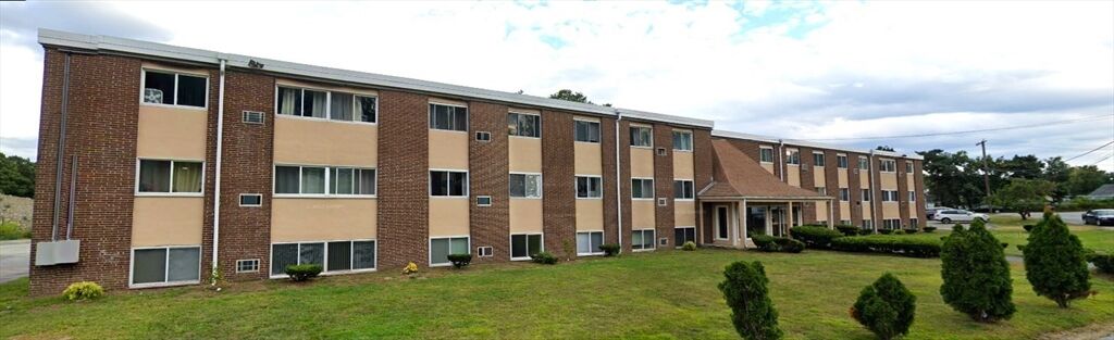 Property Photo:  26 Willis St 33  MA 01702 