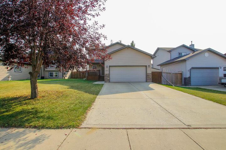 5857 Park Street  Blackfalds AB T4M 0H1 photo