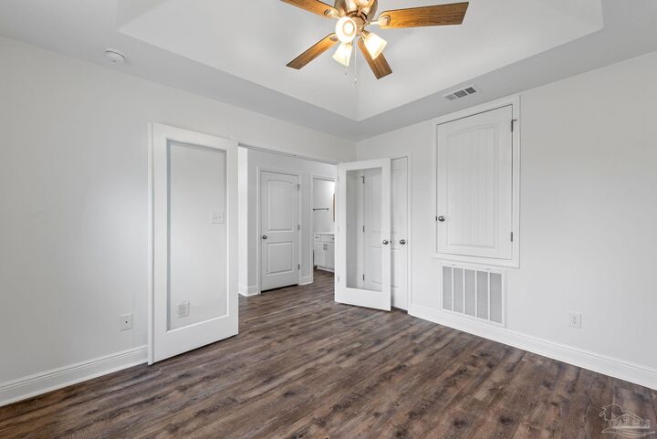 Property Photo:  2201 Andorra St  FL 32566 