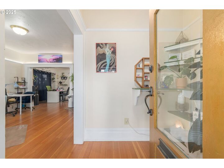 Property Photo:  1492 Pearl St  OR 97401 