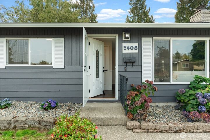 Property Photo: 5408 N Dahl Drive WA 98406