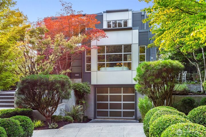 727  13th Avenue E  Seattle WA 98102 photo