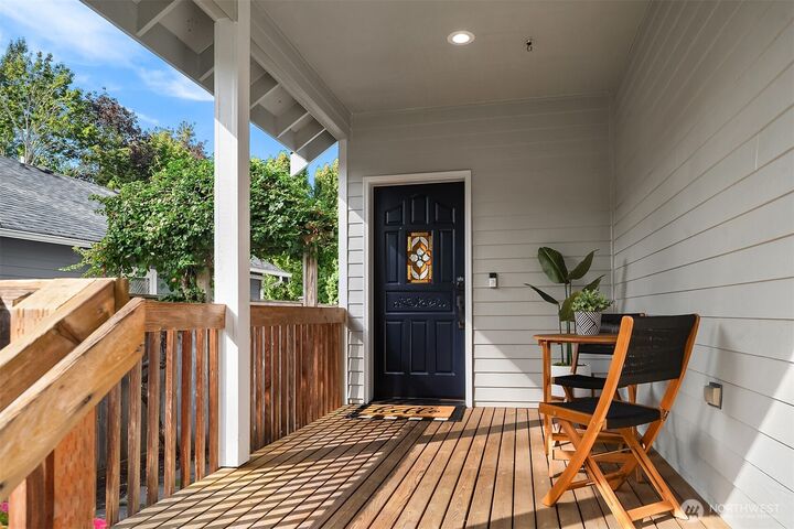 Property Photo: 170 B NW Dogwood Street WA 98027