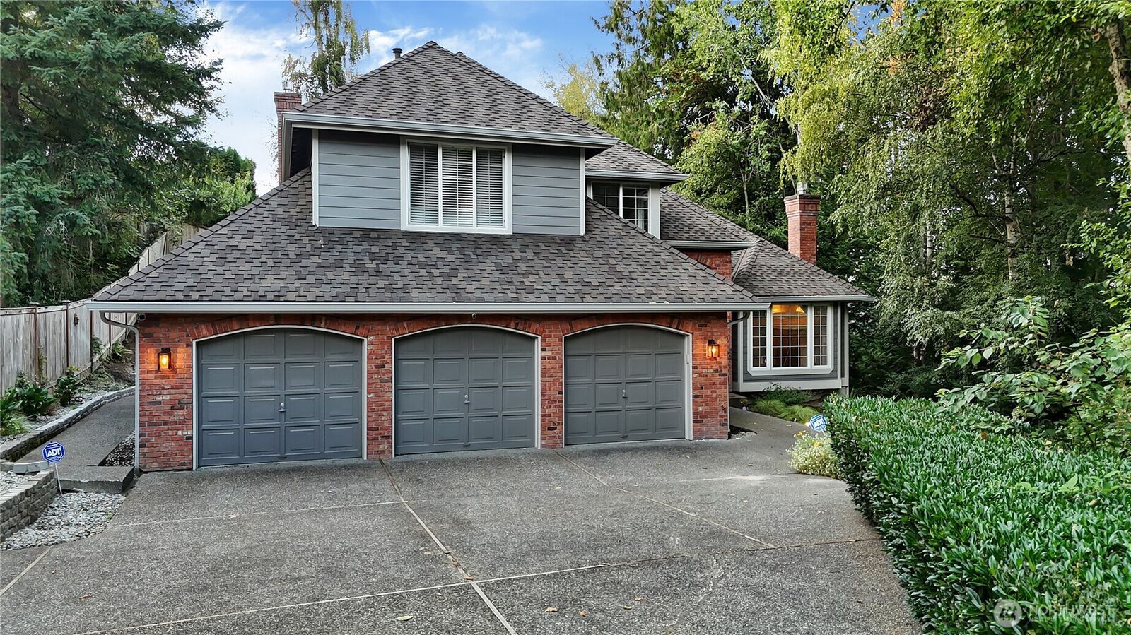 Property Photo:  1810  Brookmonte Drive SE  WA 98372 