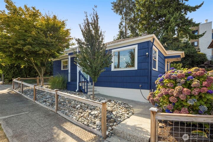 Property Photo: 410 6th Avenue S WA 98020