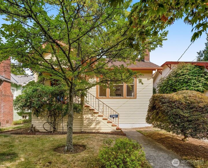 Property Photo:  7332  17th Avenue NE  WA 98115 