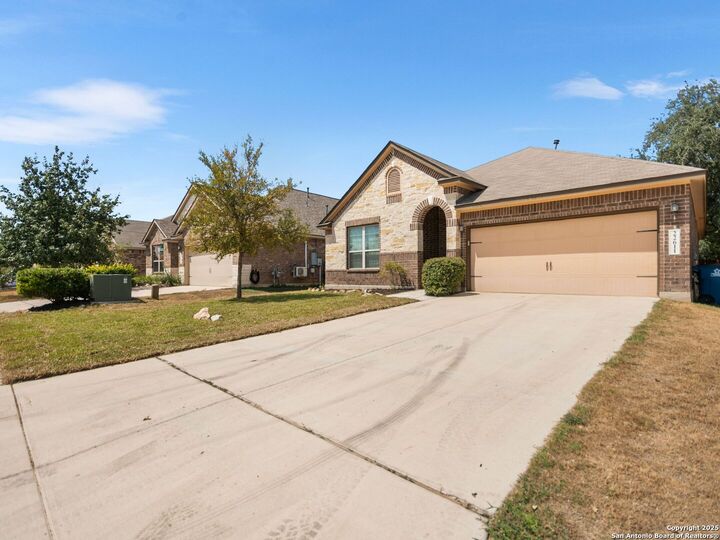 22611 Carriage Bush  San Antonio TX 78261 photo