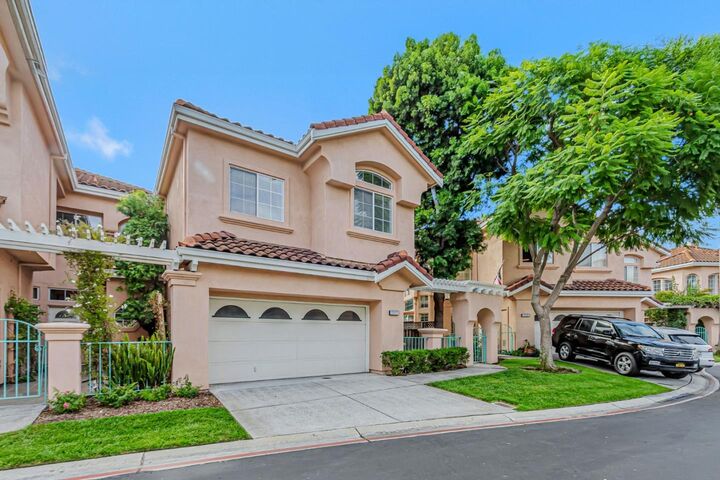 Property Photo: 2122 Vizcaya Way CA 95008