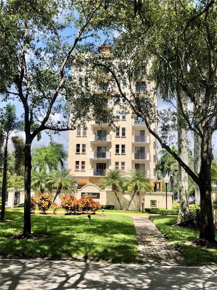 9021 SW 94th St 707  Miami FL 33176 photo