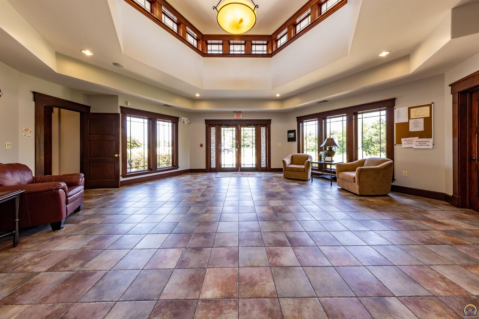 Property Photo: 4313 SE Violet Ct KS 66609