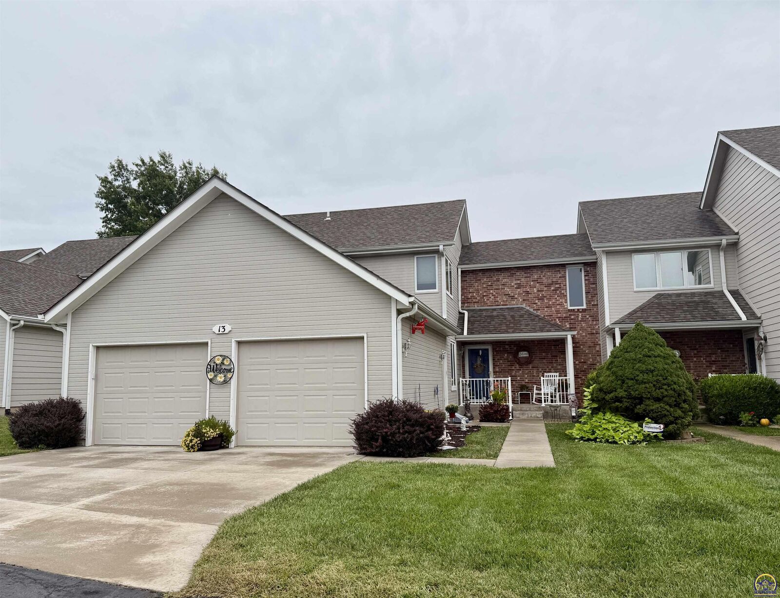 Property Photo:  3101 SW Wanamaker Dr Unit 13  KS 66614 