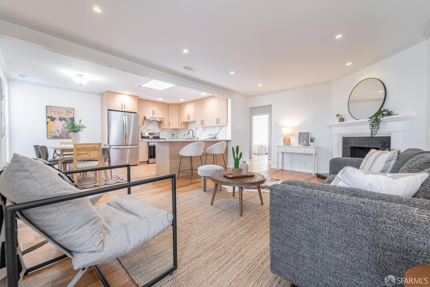 Property Photo:  819 Brussels Street  CA 94134 