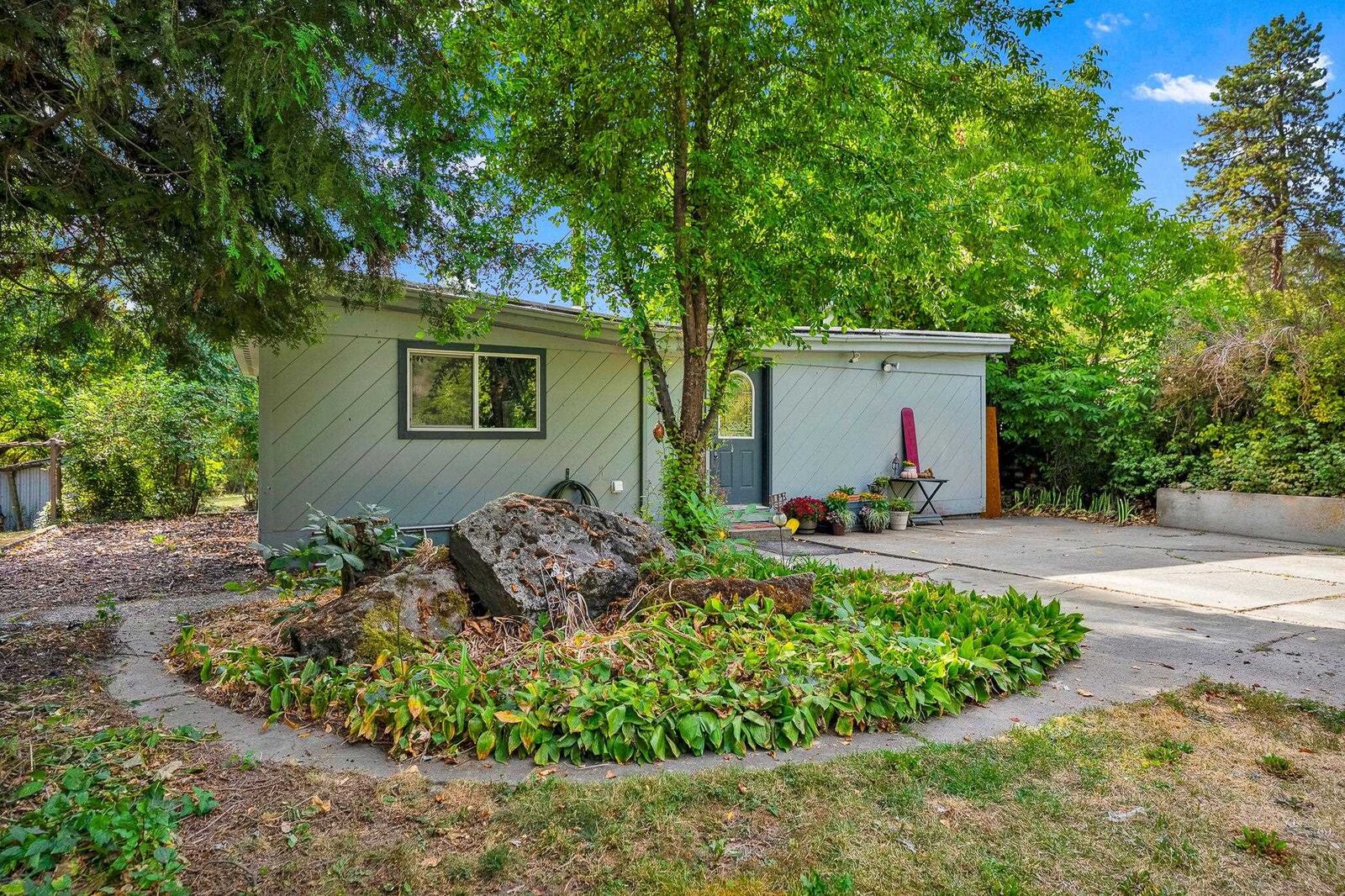 Property Photo:  7501 N Orchard Prairie Rd  WA 99217