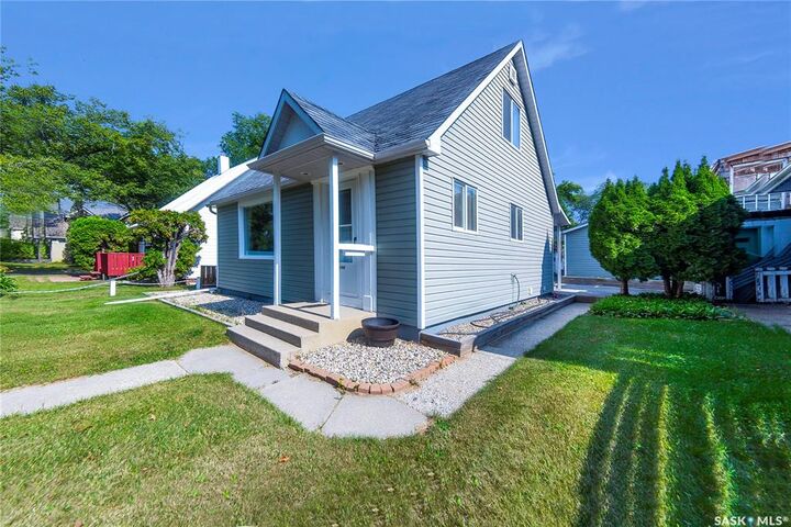 Photo de la propriété: 1805 Victoria Avenue SK S7H 1Z8