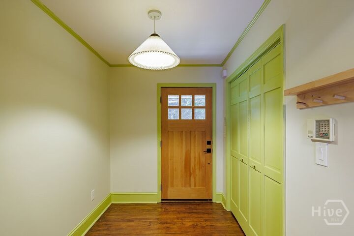 Property Photo:  1391 Ivywood Drive  GA 30606 