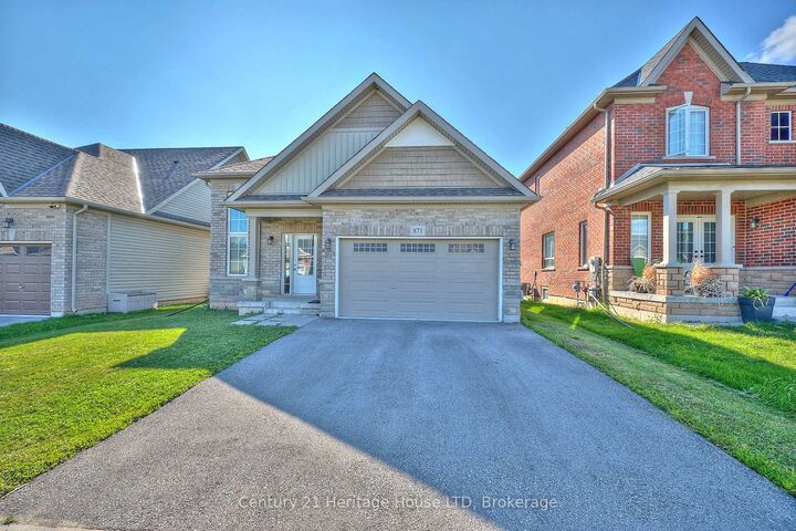 Property Photo:  871 Burwell Street  ON L2A 0E3 