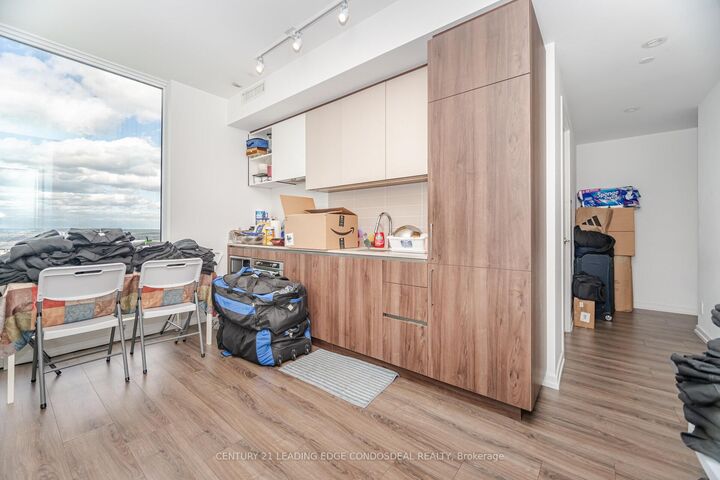 Property Photo: 7890 Jane Street 4506 ON L4K 0K9