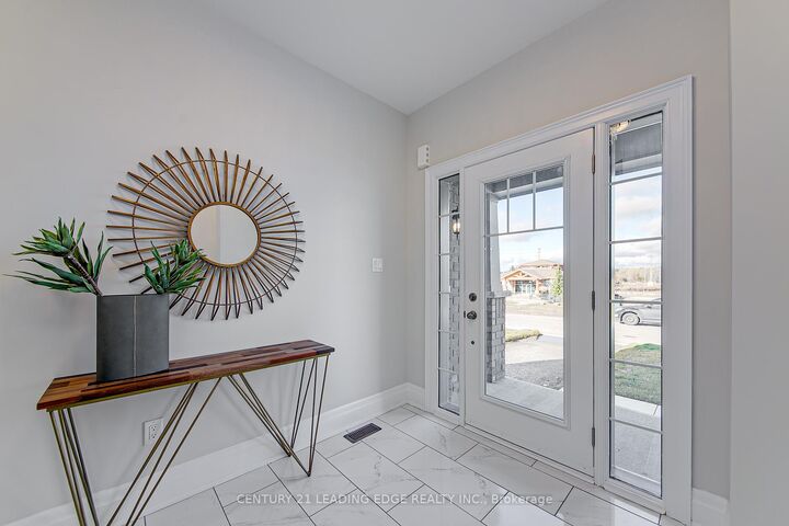 Photo de la propriété: 108 Lorne Thomas Place ON L0L 1L0