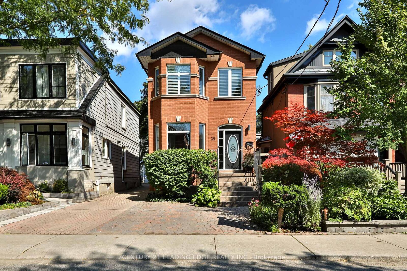 Photo de la propriété:  39 Ferrier Avenue  ON M4K 3H5 
