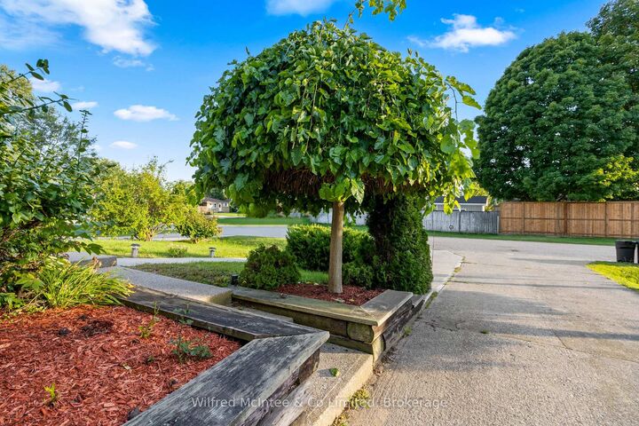 Property Photo:  517 Wales Drive  ON N0H 2C1 
