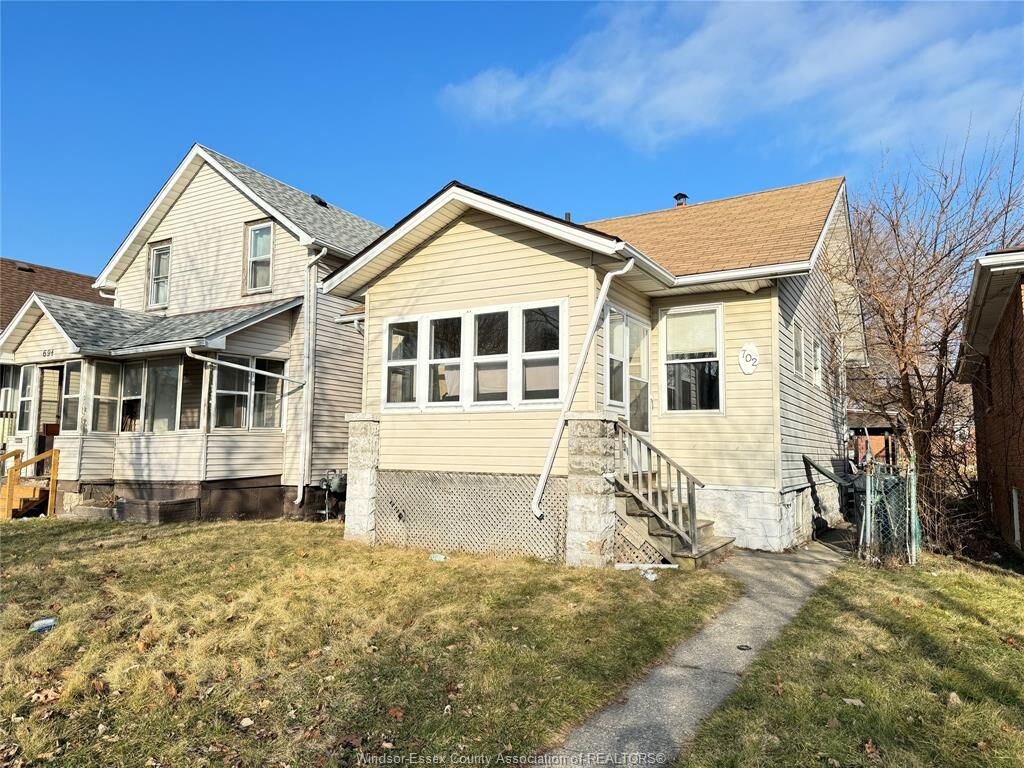 Property Photo: 702 Randolph ON N9B 2T8