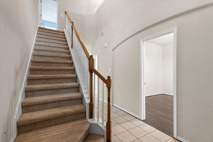 Property Photo: 2001 Stephanne Creek Cove TX 78744