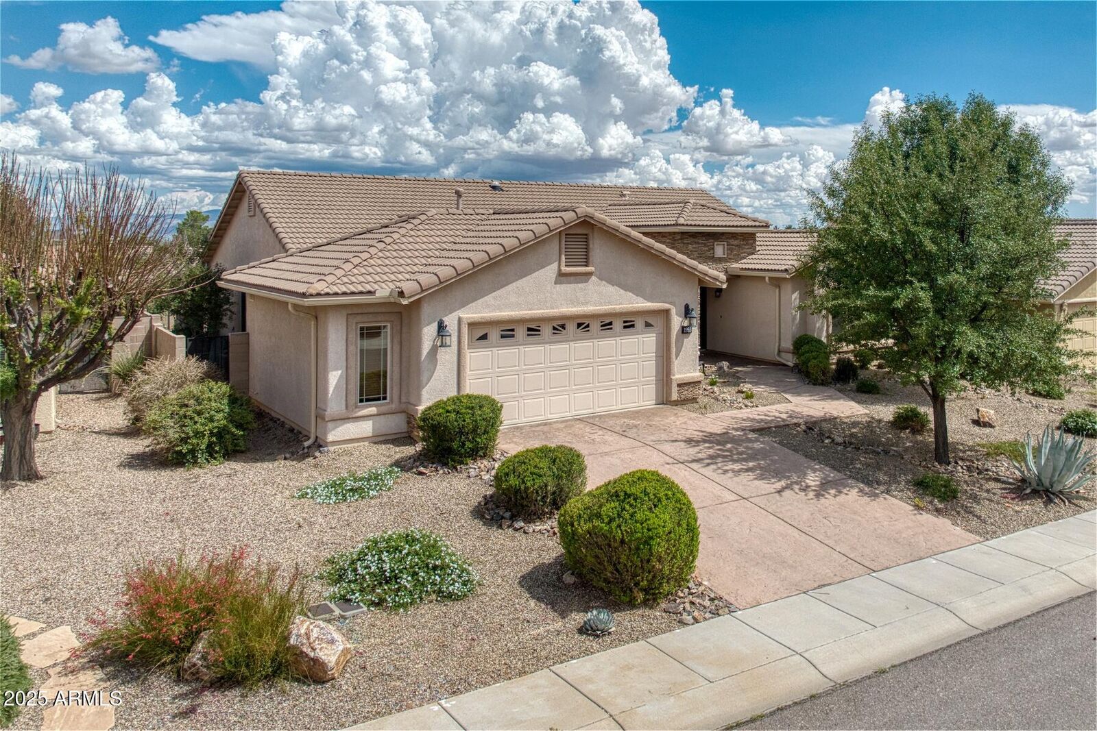 Property Photo:  1953 Oak Winds Drive  AZ 85635 