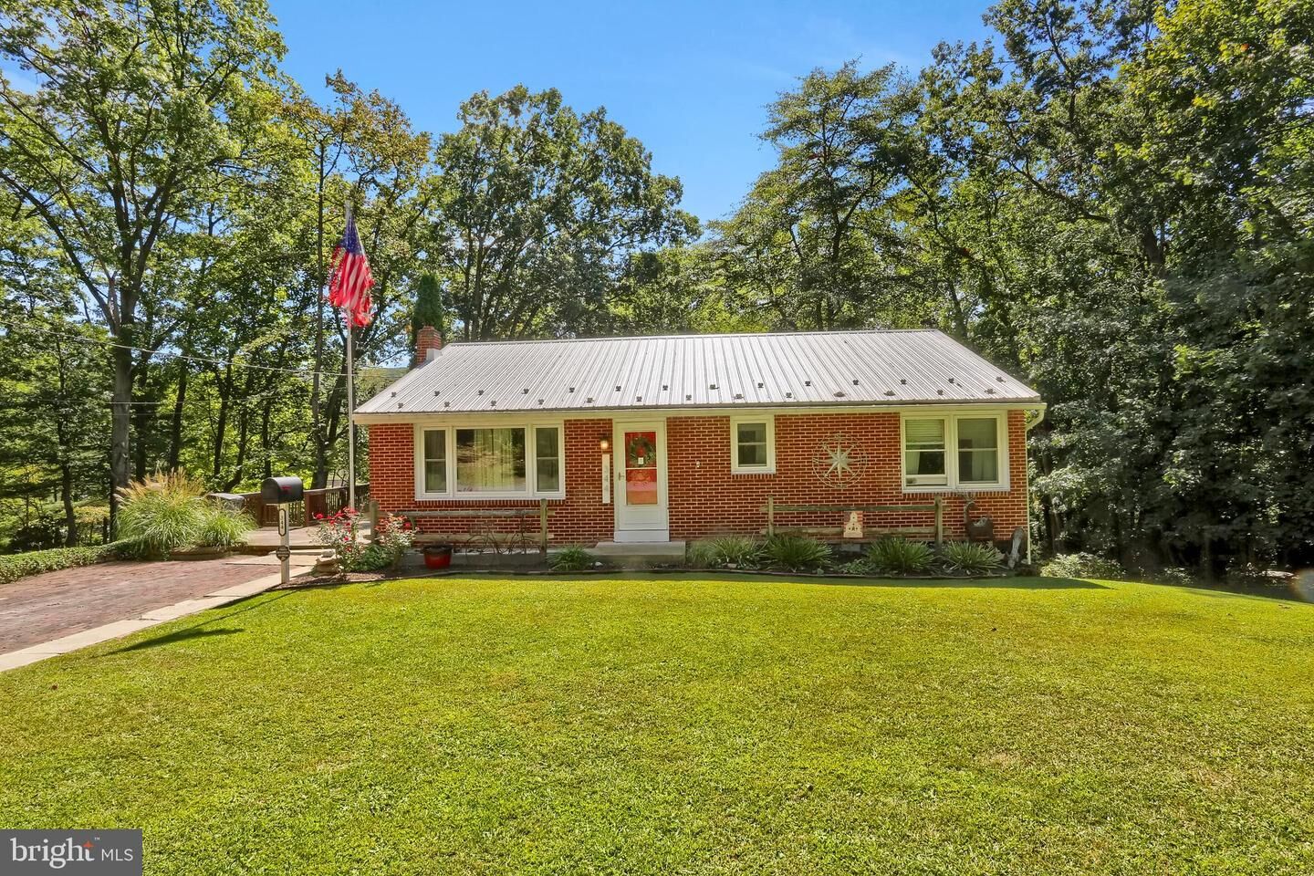 Property Photo:  344 E Broad Street  PA 17098 