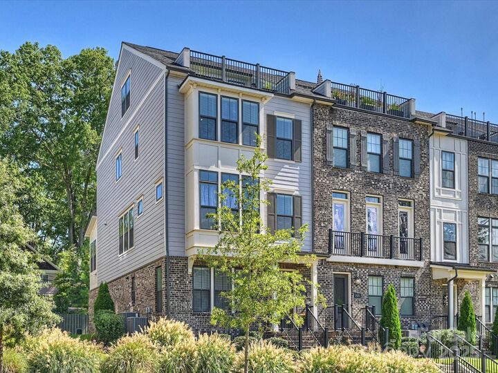 Property Photo:  2521 Kenmore Avenue  NC 28204 