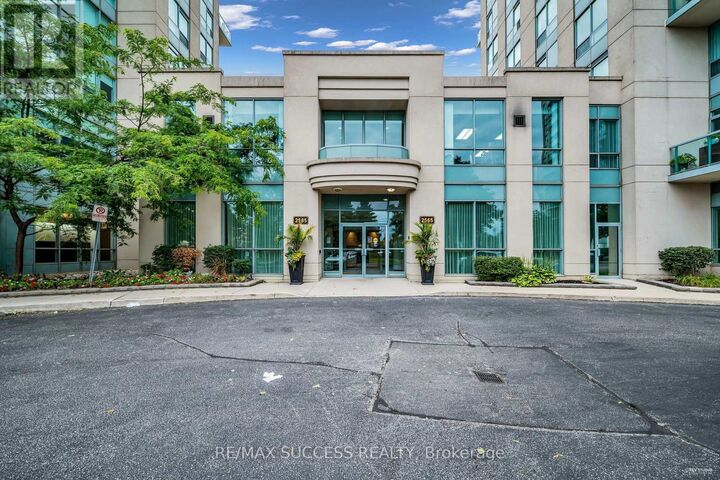 Property Photo: 2565 Erin Centre Boulevard 806 ON L5M 6Z8