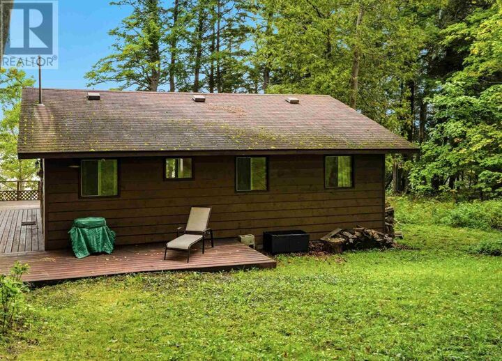 Photo de la propriété:  4024 Big Point Rd  ON P0R 1G0 